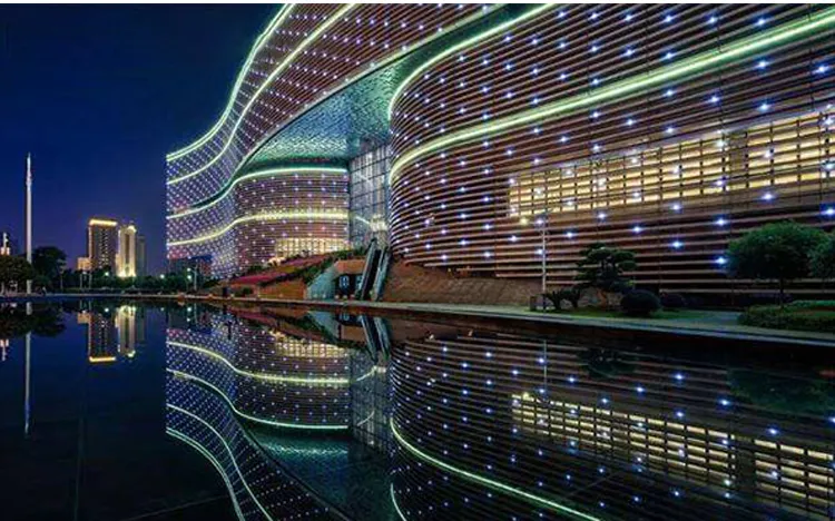 Iluminação de Contorno de Edifícios