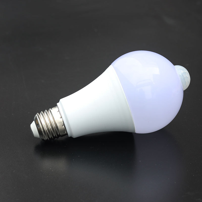 Lâmpada LED Iluminação Inteligente 7W 9W 12W Detecção de Luz por Radar de Micro-ondas Sensor de Movimento Bulbo