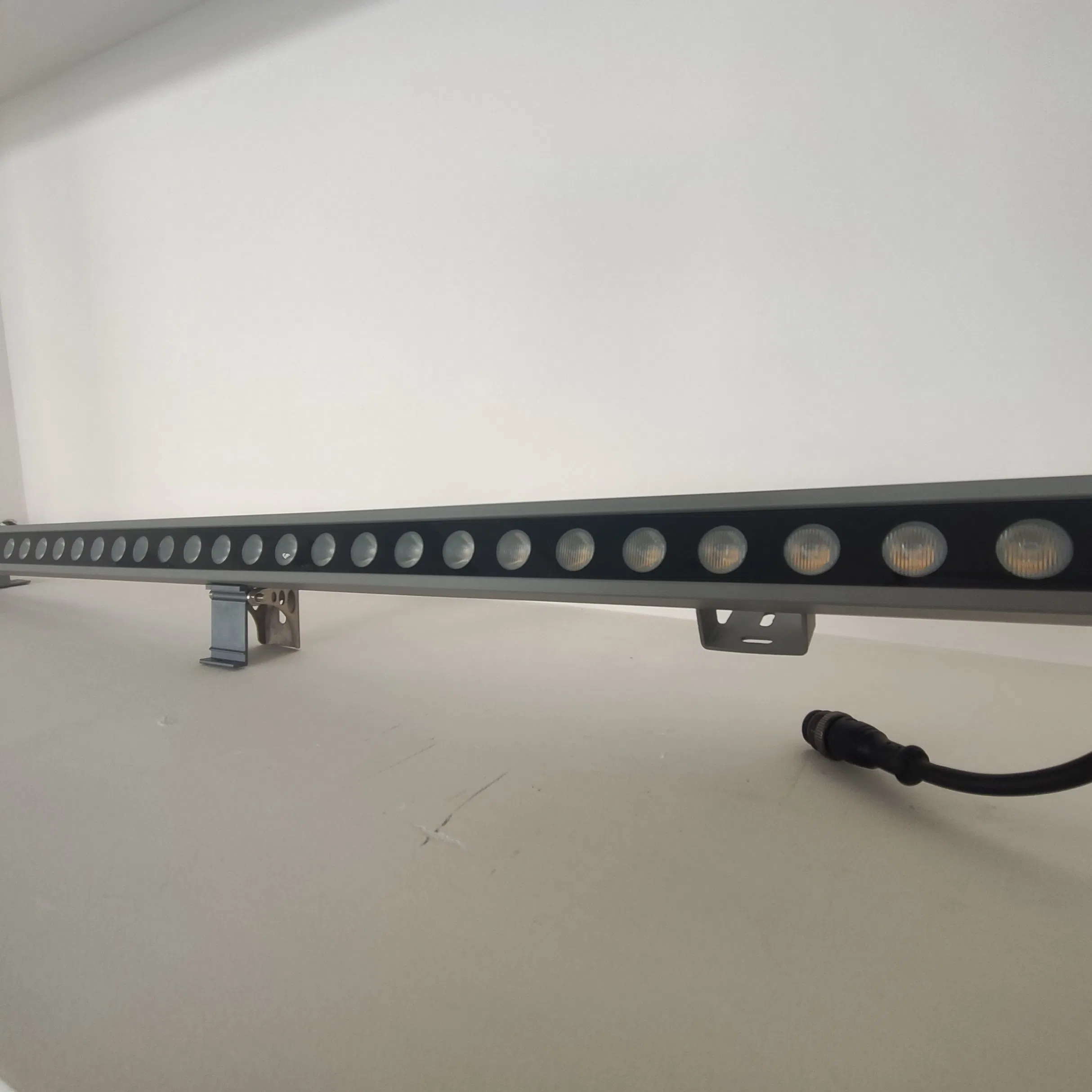 Iluminação Arquitetônica para Lojas de Varejo com Lavador de Parede LED