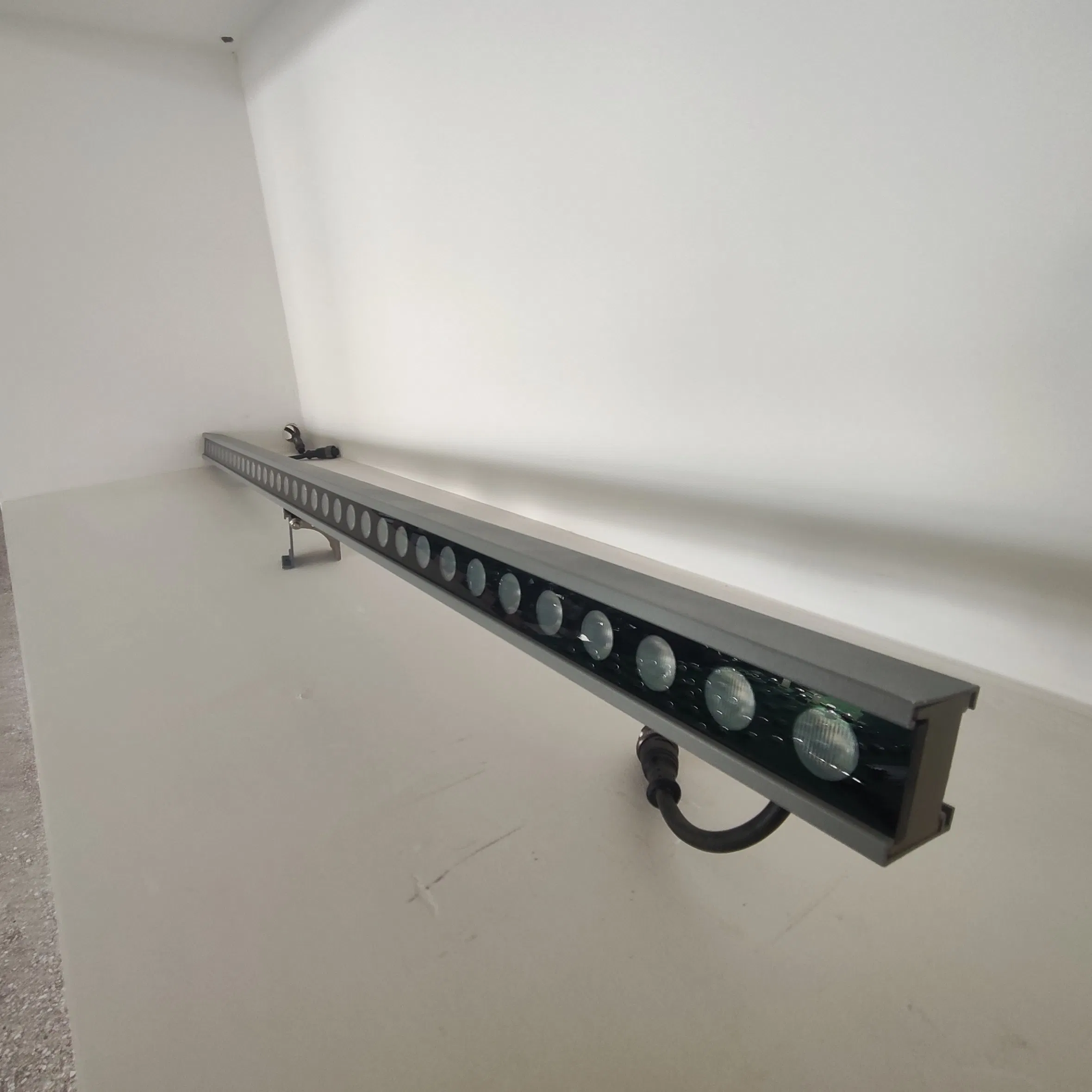 Iluminação Arquitetônica para Lojas de Varejo com Lavador de Parede LED
