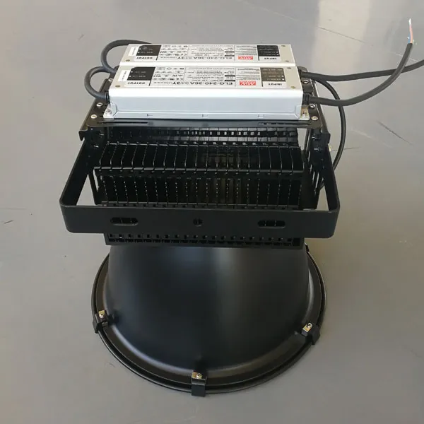 Iluminação de Projetor para Projetos Industriais de Estádios ao Ar Livre em Portos 400W 500W 1000W Luz de Torre LED de Poste Alto