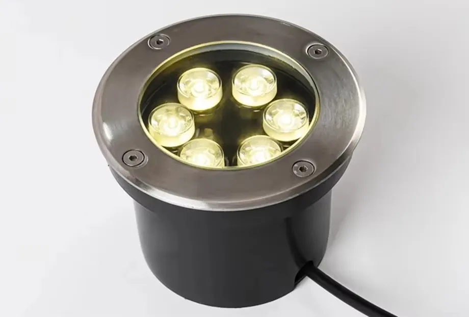 Luz subterrânea para deck