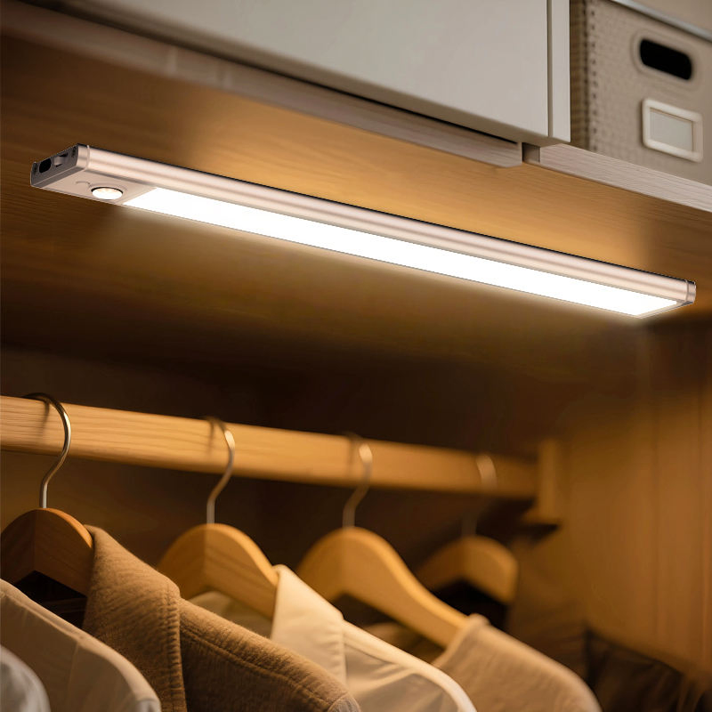 Iluminação Interna Ultra Fina 5 Dimerizável em Cores 5V Luz LED com Sensor de Movimento Recarregável por USB Magnética para Armário de Cozinha, Closet e Guarda-Roupa