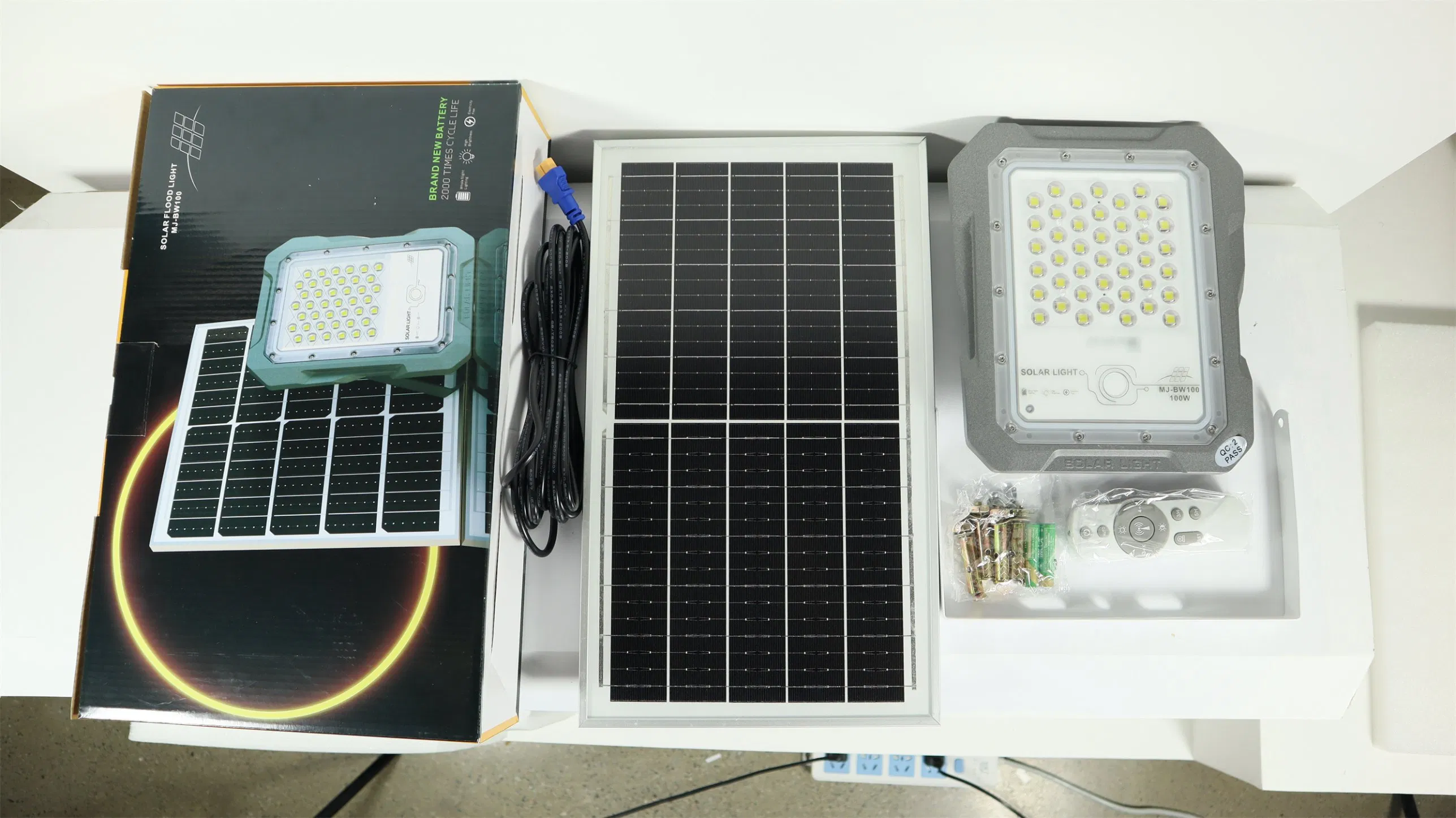 Versão Primária do Guerreiro Breaker Luzes de Inundação LED Solares Montadas na Parede para Estádios Esportivos Mj-Bw100 100W 1500W
