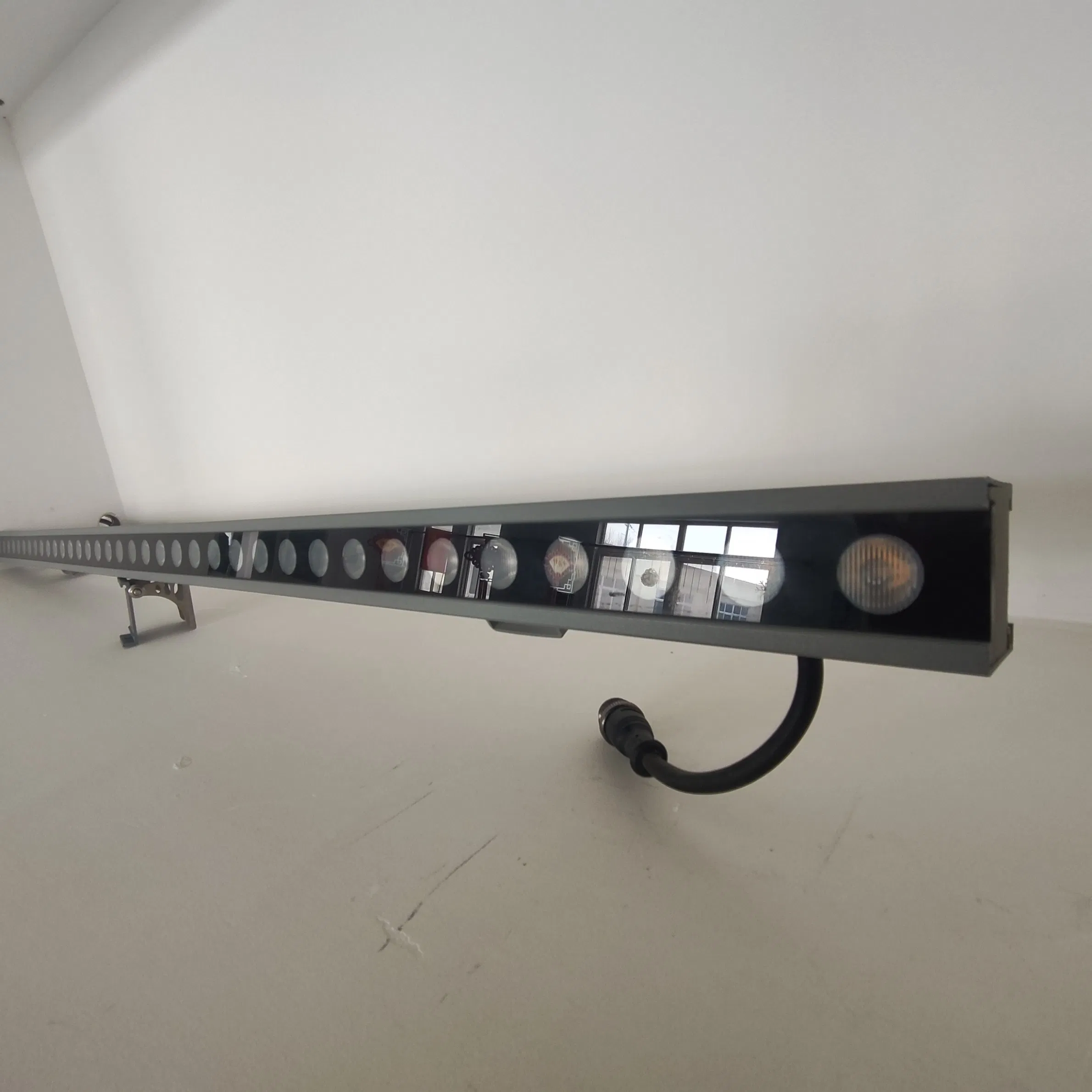 Iluminação Arquitetônica para Lojas de Varejo com Lavador de Parede LED
