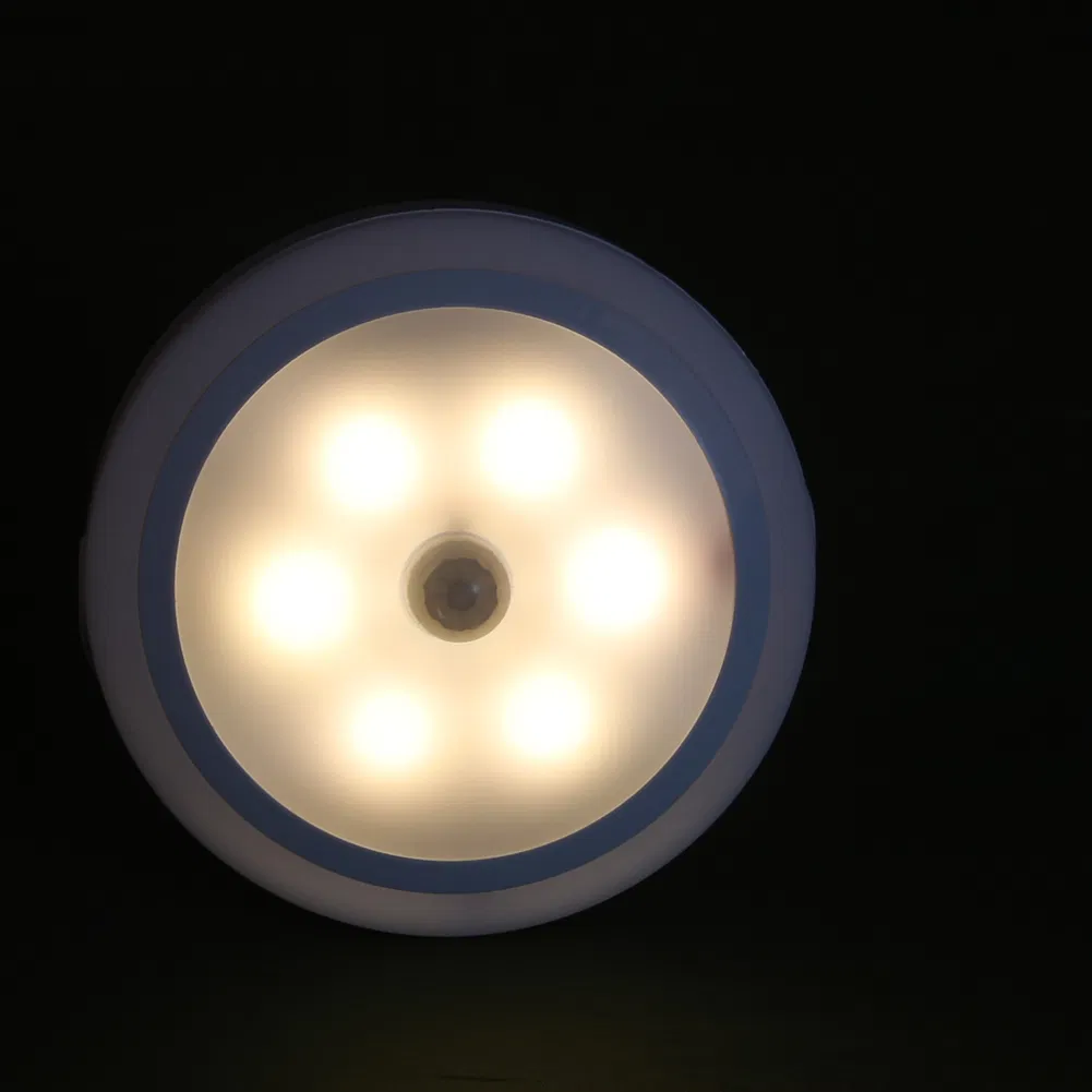 Iluminação Portátil com Sensor de Movimento LED Recarregável Yichen