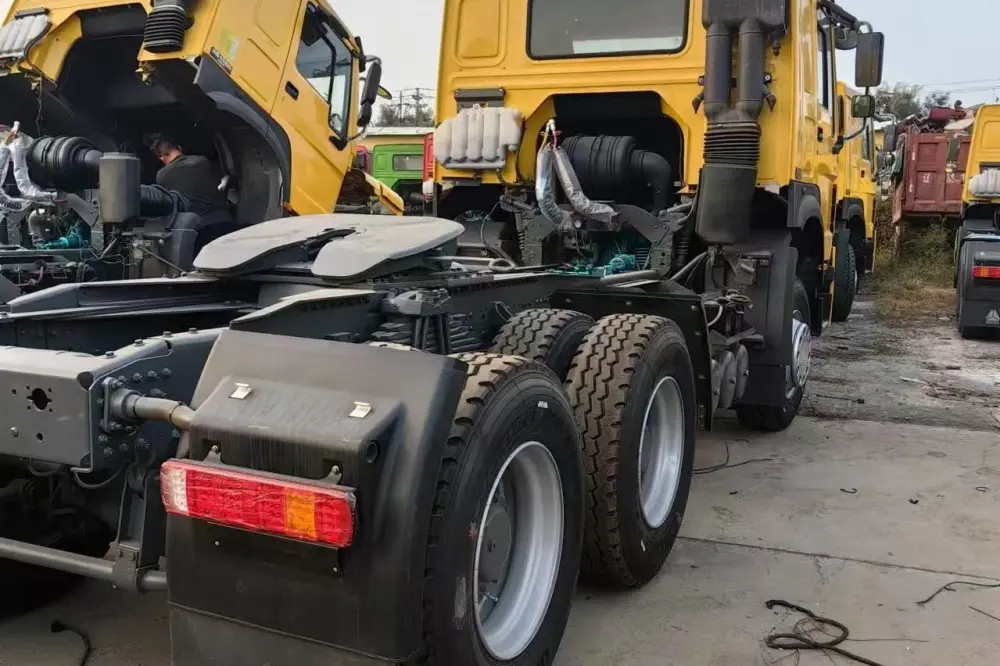 Custom Used Tractor Truck Sinotruk HOWO 6X4 371/375/400HP Robust Heavy Duty Tractor for Efficient Towing and Fuel Transport Quotes, Exporter