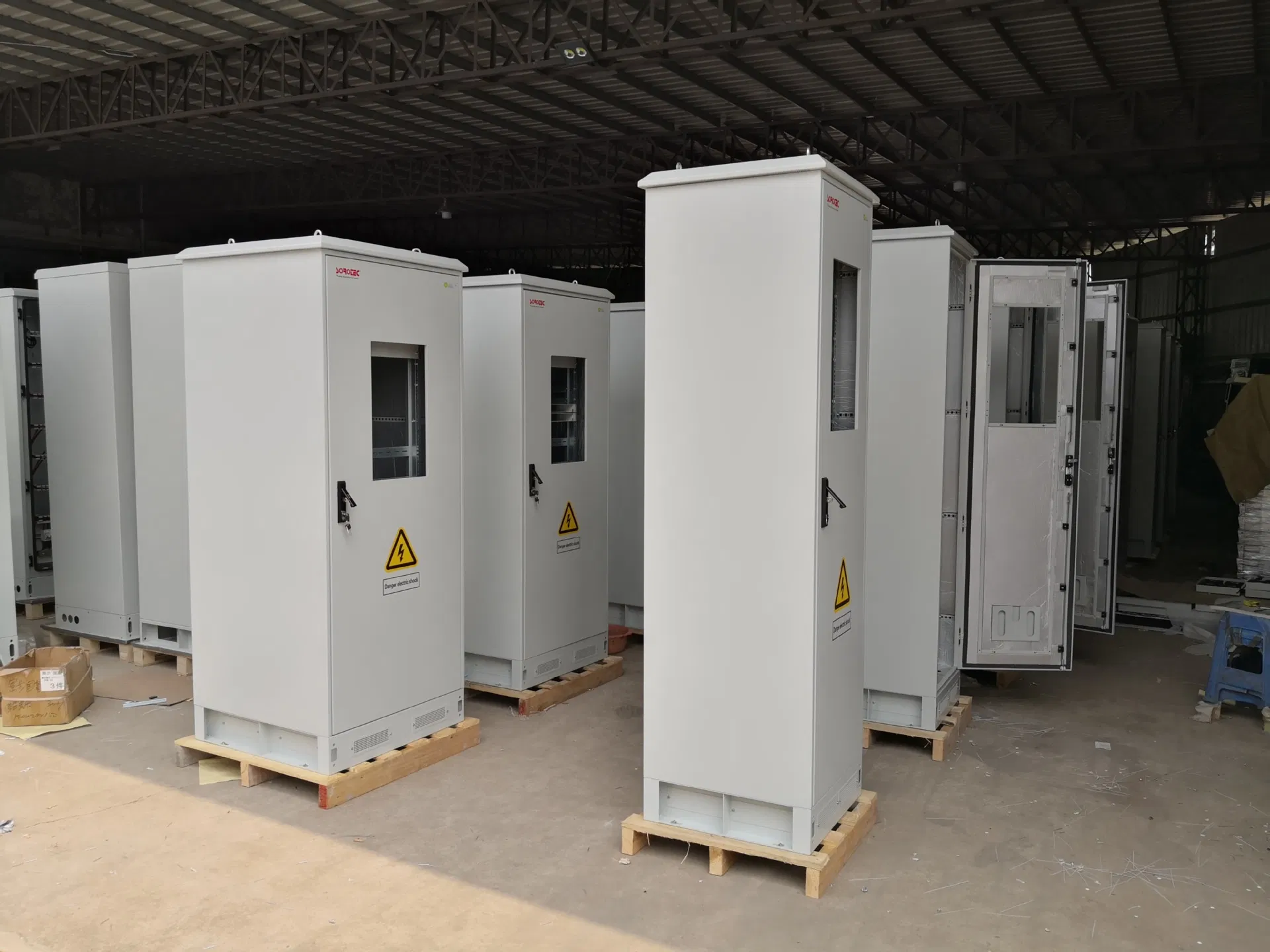 ISO9001 Certifiedall in One 100kw 200kwh LiFePO4 Solar Energy Storage Solution