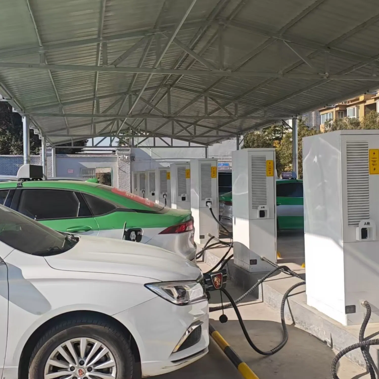 Large-Scaleel Ectric Vehicle Charging Station, with Power Ratings of 60kw 80kw 120kw 160kw 200kw 240kw, Supporting CCS2 EV Charging Station