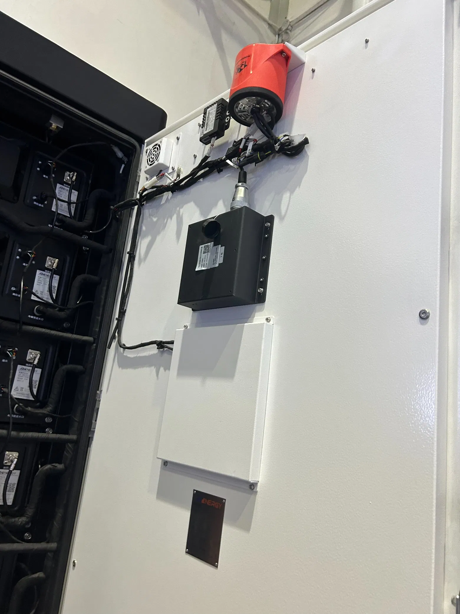 ISO9001 Certifiedall in One 100kw 200kwh LiFePO4 Solar Energy Storage Solution