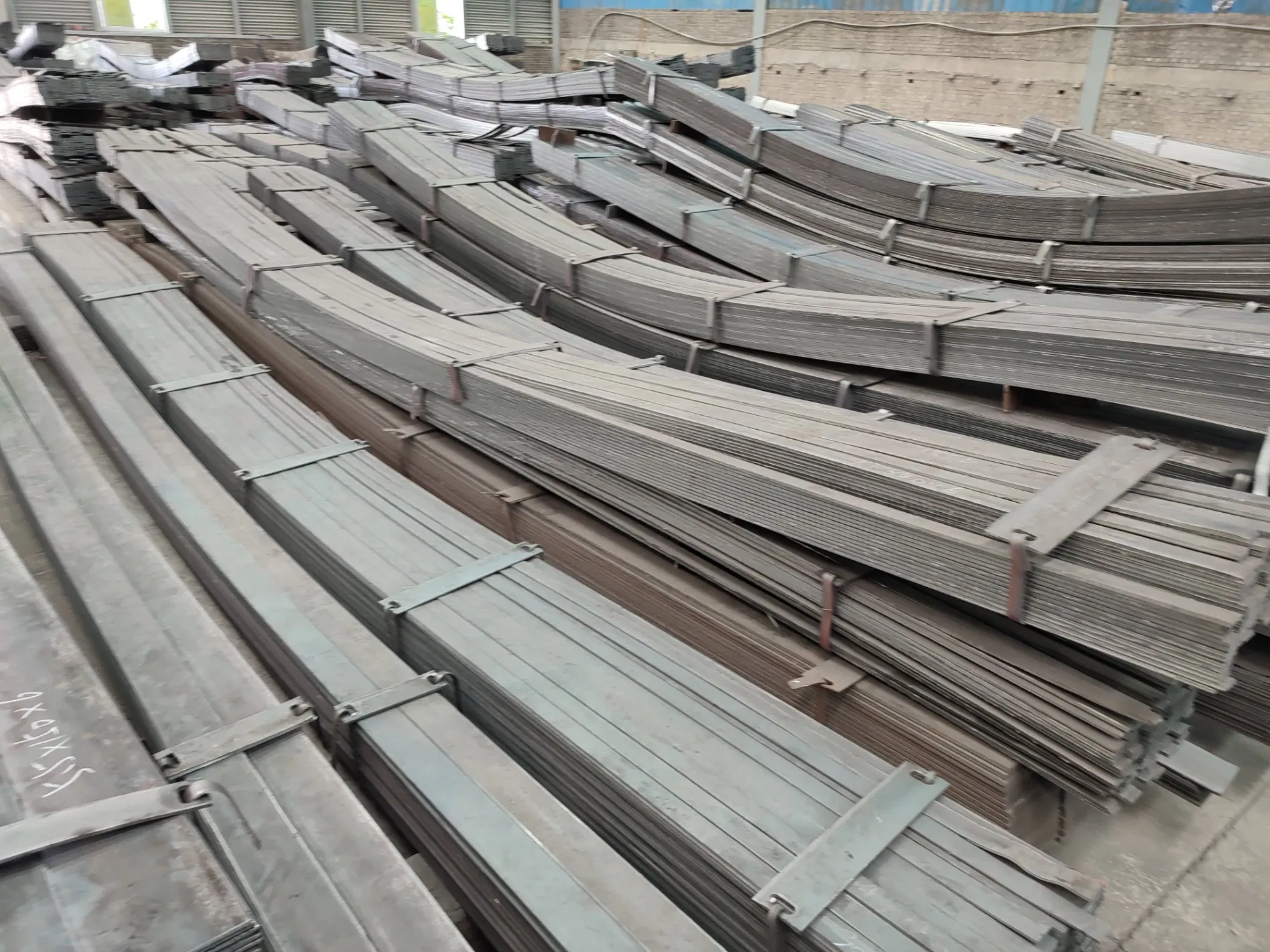 Premium Carbon Steel Flat Bars for Industrial Applications