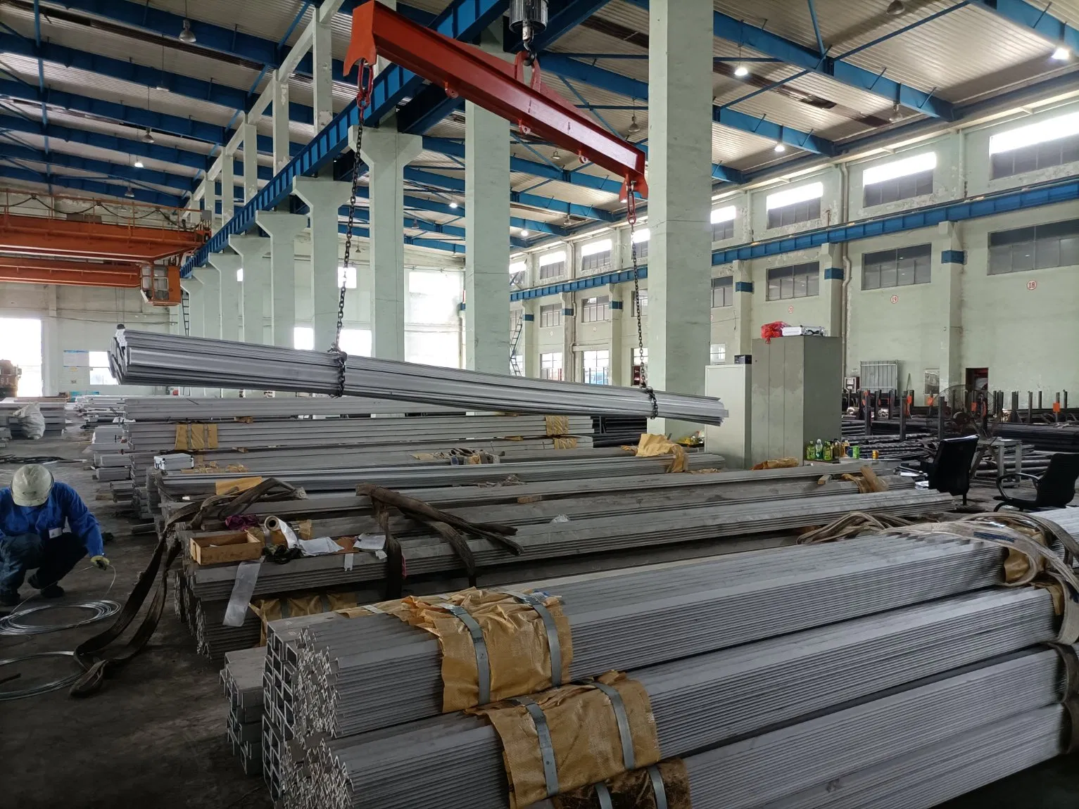 Hot Rolled Prime Quality SUS446 Equal 40*40*5 Price Stainless Steel 2b Unequal Bar Supplier 439 630 Light I Angle Iron Rod for Building