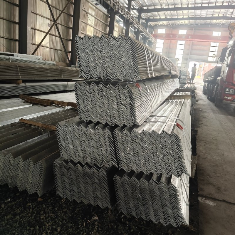 Hot Rolled Steel Angle Iron Bar Black Steel Q235 Q355 A36 Ss400 Mild Iron Angle Steel Bar