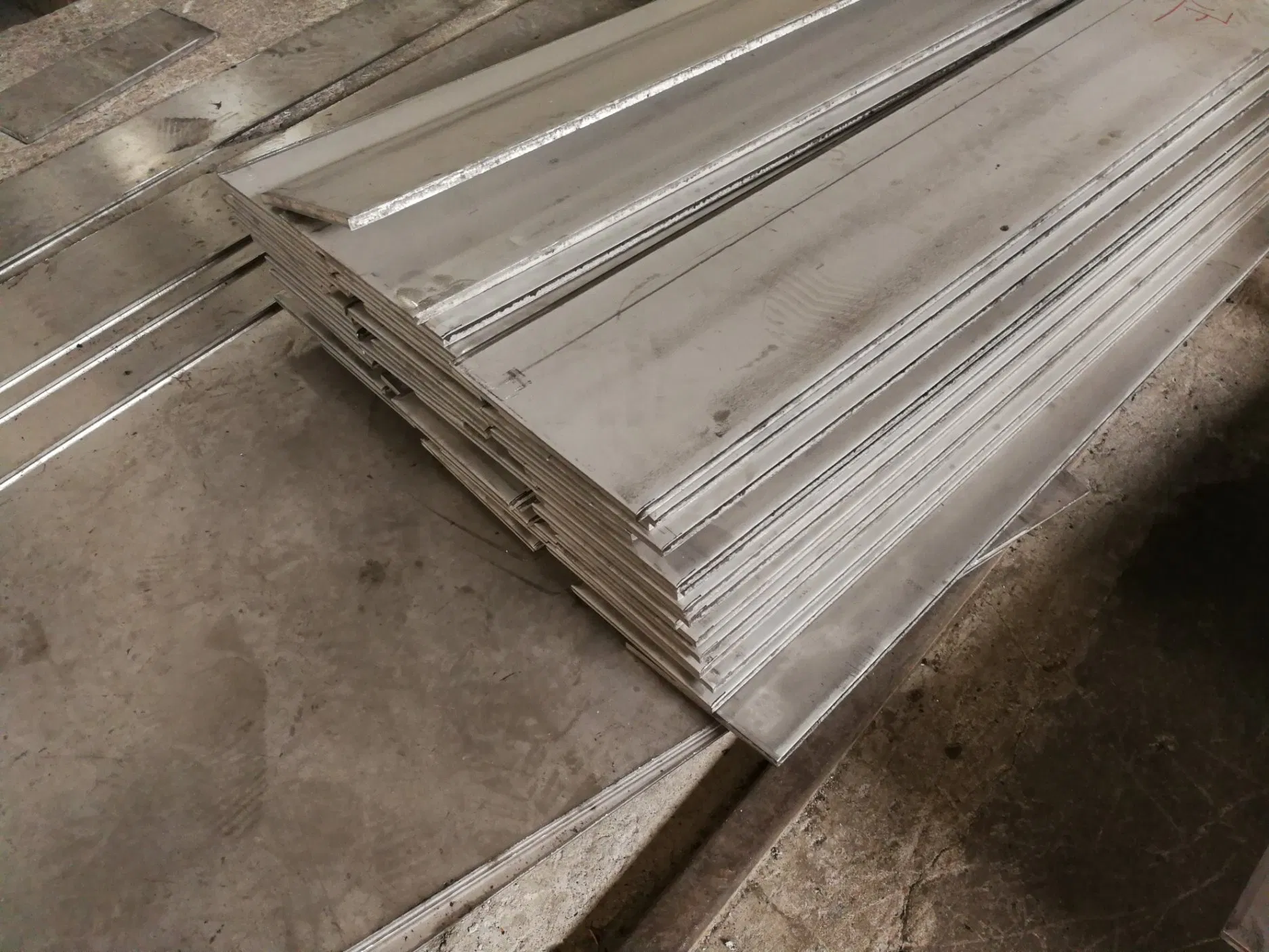 Premium 304 Stainless Steel Flat Bars for Custom Laser Cutting