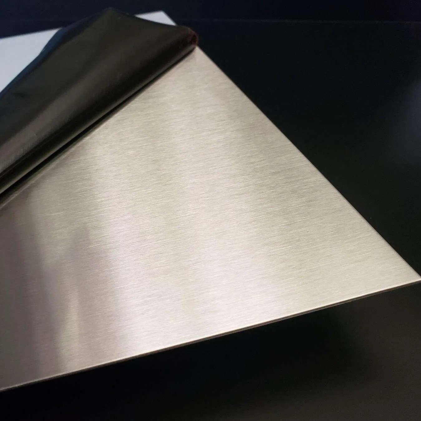 ASTM AISI Cold/Hot Rolled ASTM 201 202 310S 316L 321 304 430 Ss Stainless Steel Plate with 2b/Ba/8K/ Mirror/Embossed//Checkered/Anti Print Finger/Perforated