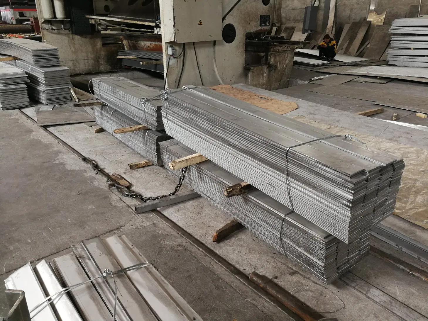 Premium 304 Stainless Steel Flat Bars for Custom Laser Cutting