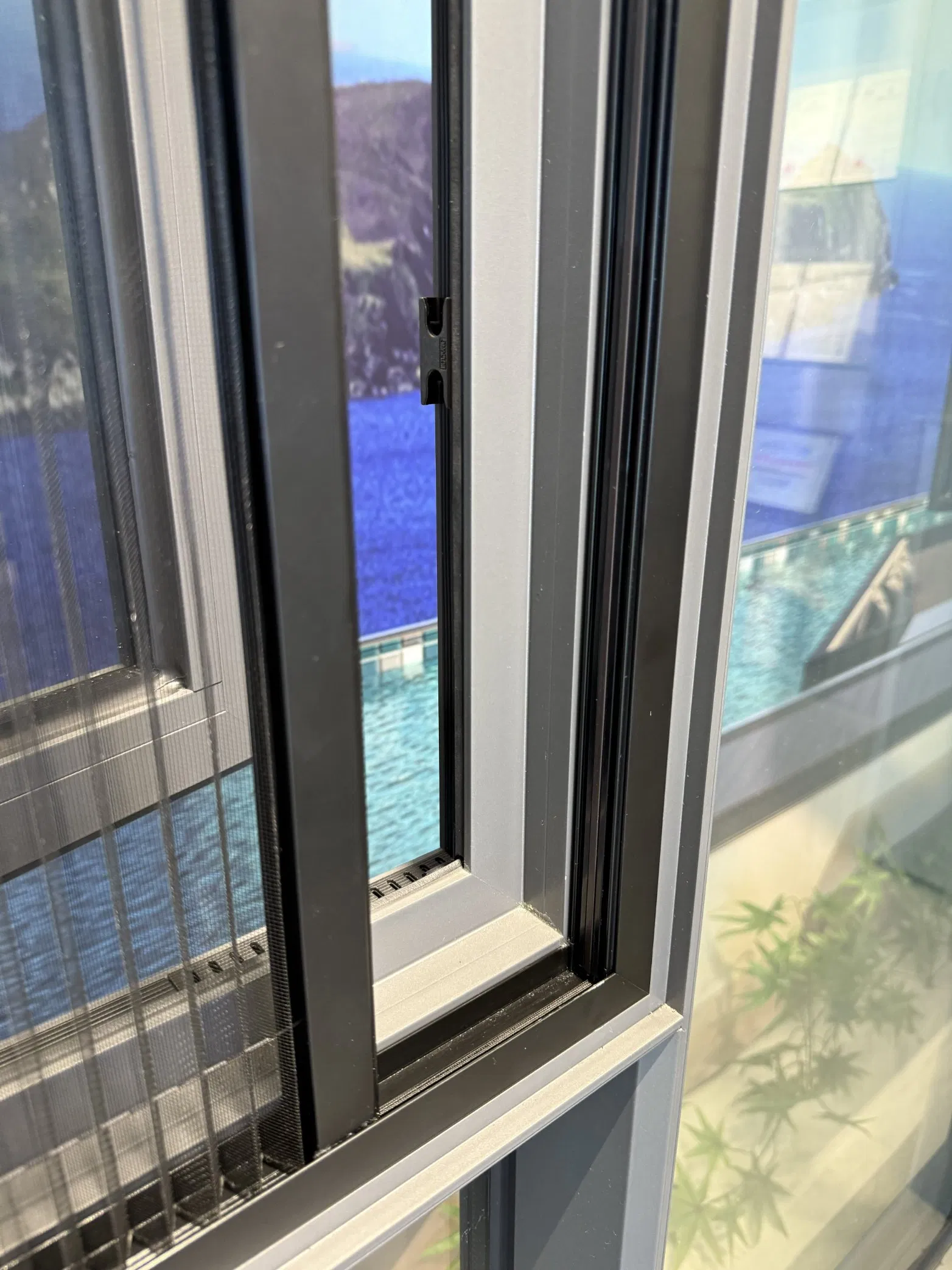 Functional Insect-Proof Folding Aluminum Sliding Screen Window