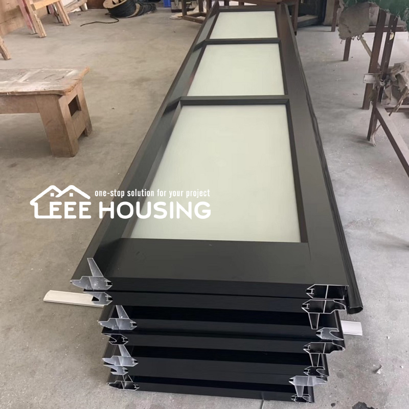China Factory Supply Residential Modern Garage Door Design Electric Sectional Overhead Folding Aluminum Frame Glass Panel Garage Door