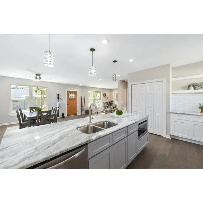 6-Panel Bi-Fold Door Detail 3