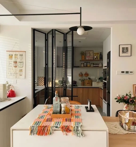 Exterior Bi-Fold Glass Door Slim Frame Aluminum Panels for Minimalist Architectural Projects