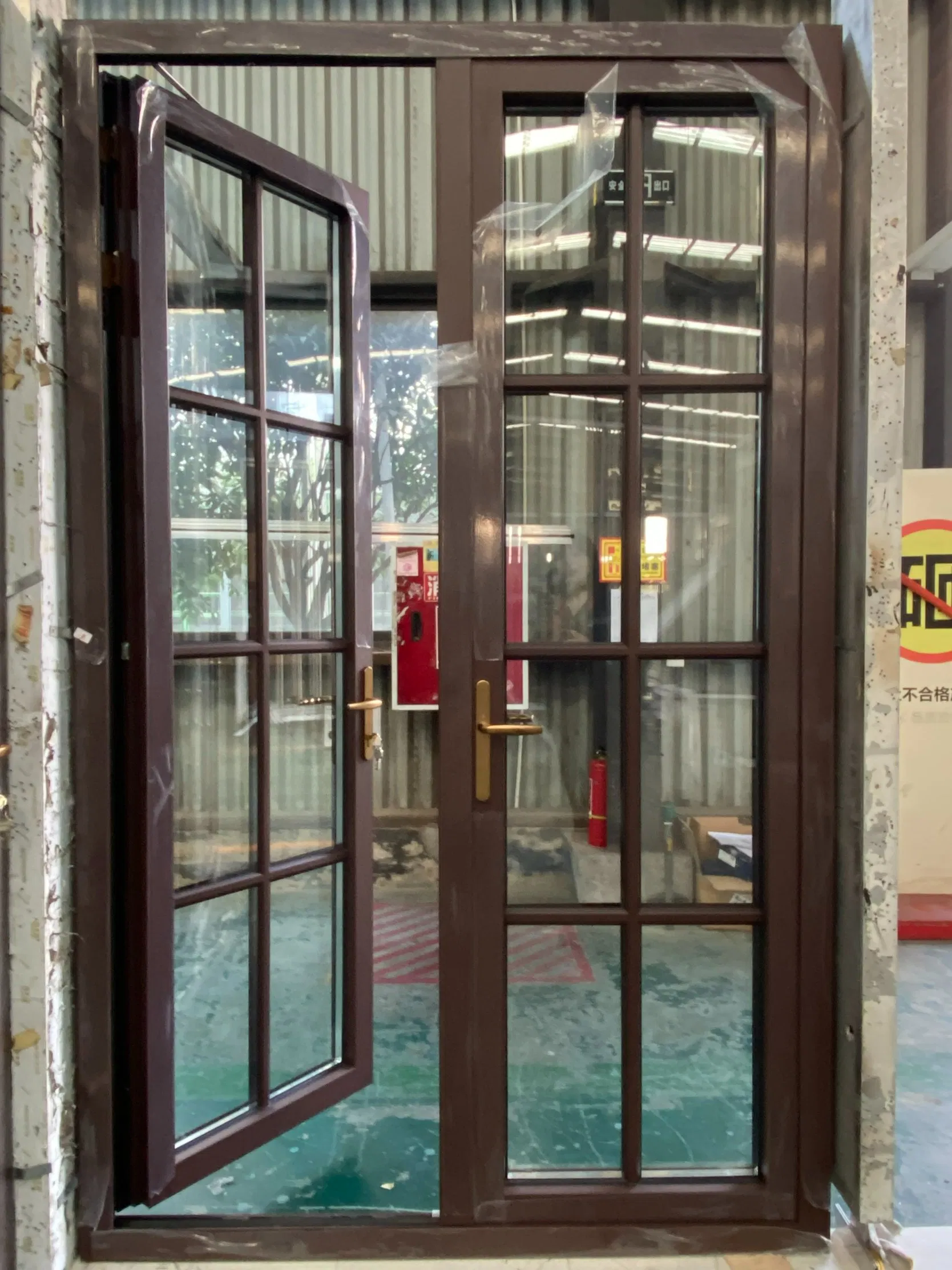 Modern Wood Clad Aluminum Aluminium Composite Interior Glass Wooden Wood Doors Outward Opening with Double Glazing for House Hotel Villa Entry