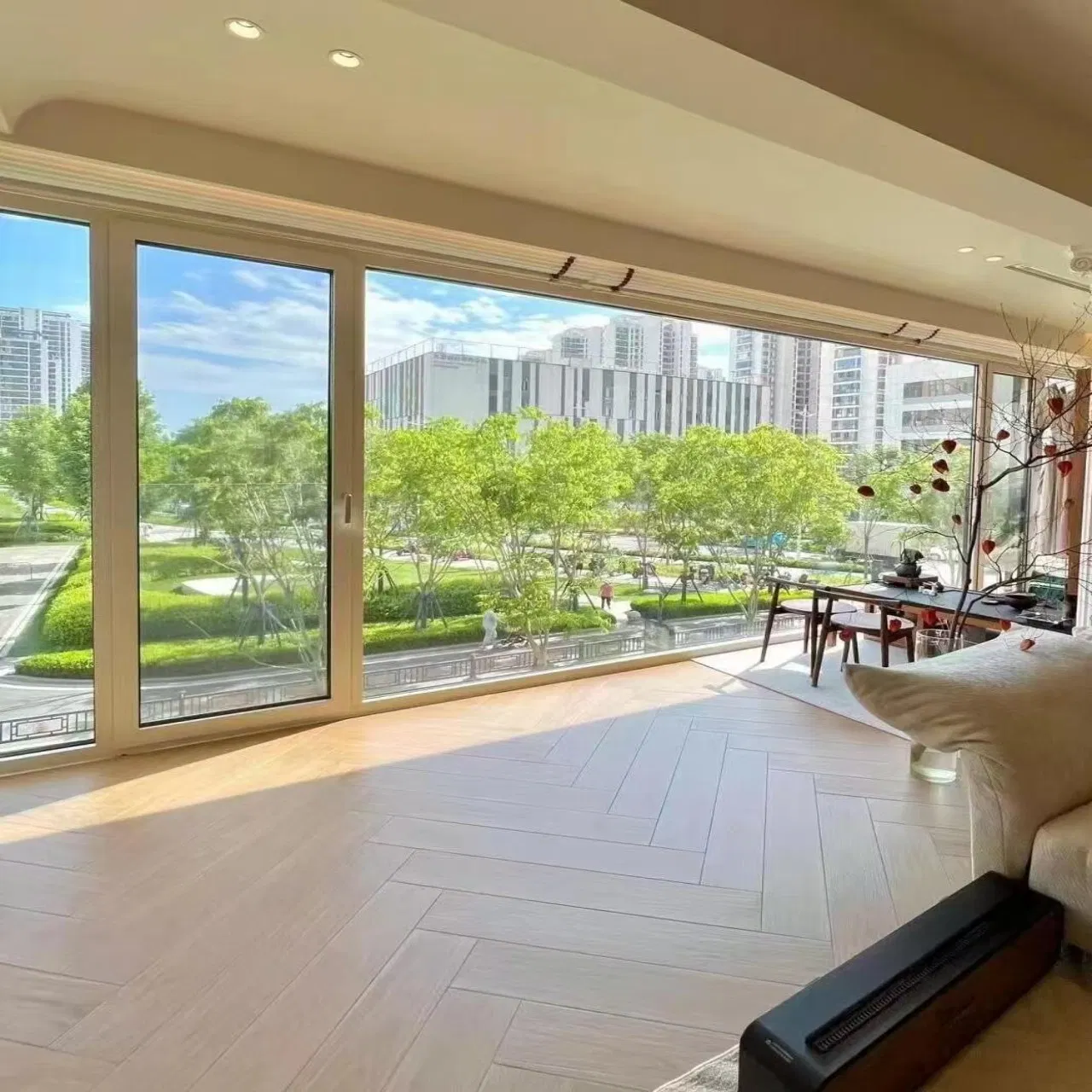 6. Simple Design Aluminum Glass/Aluminum Turn/Fixed/Swing/Sliding Glass Side Pressure/Aluminium Security Window