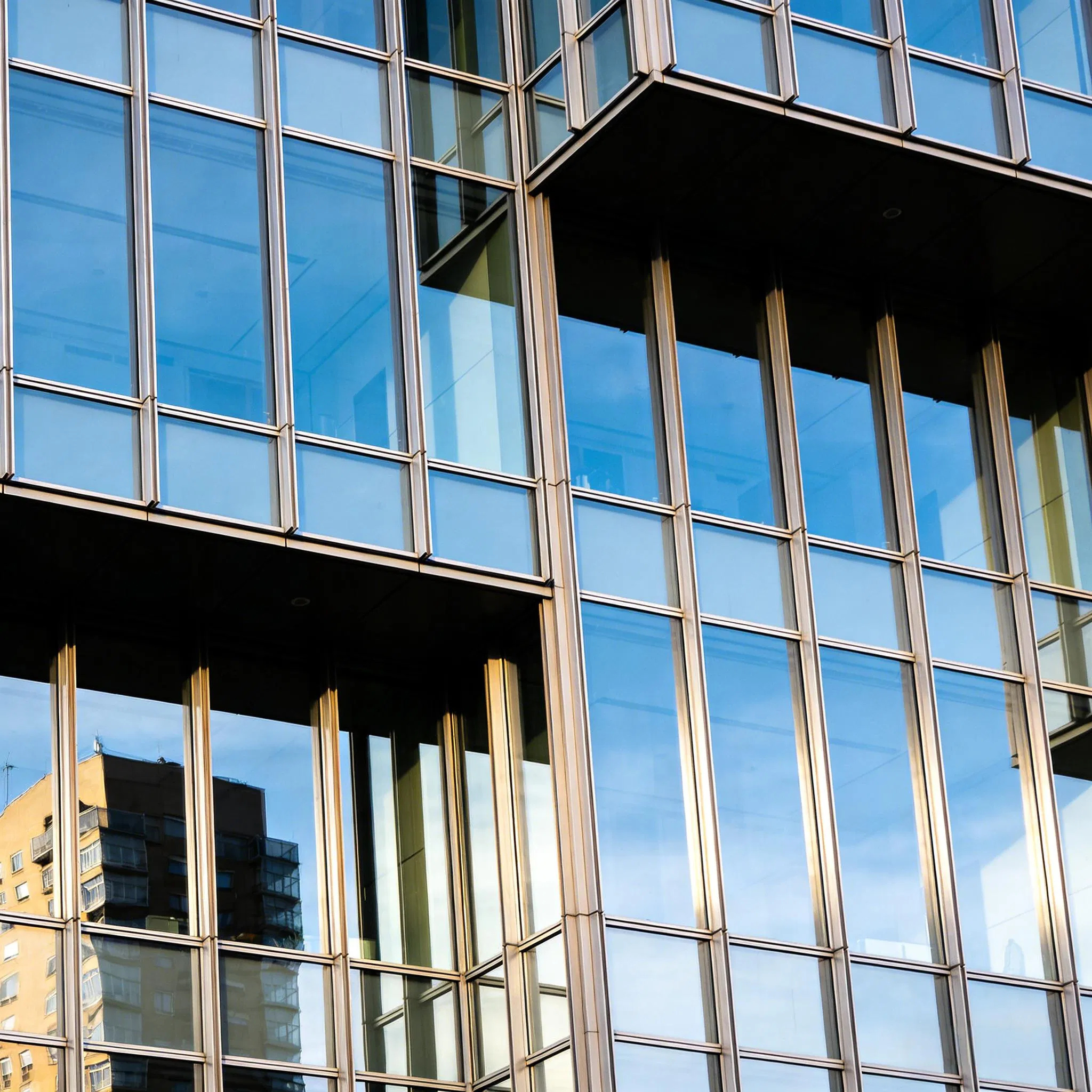 Elegant Glass Curtain Wall System in Aluminum Alloy with Exposed Frame