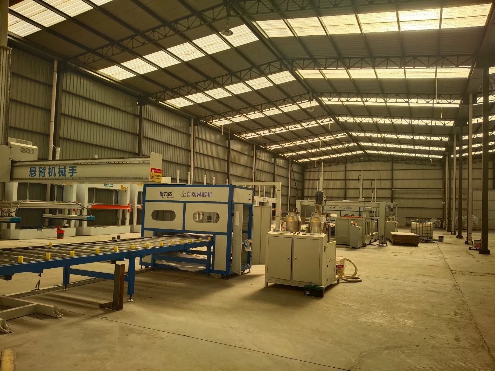 Advanced Model 1325 Glue Spreading Composite Board System