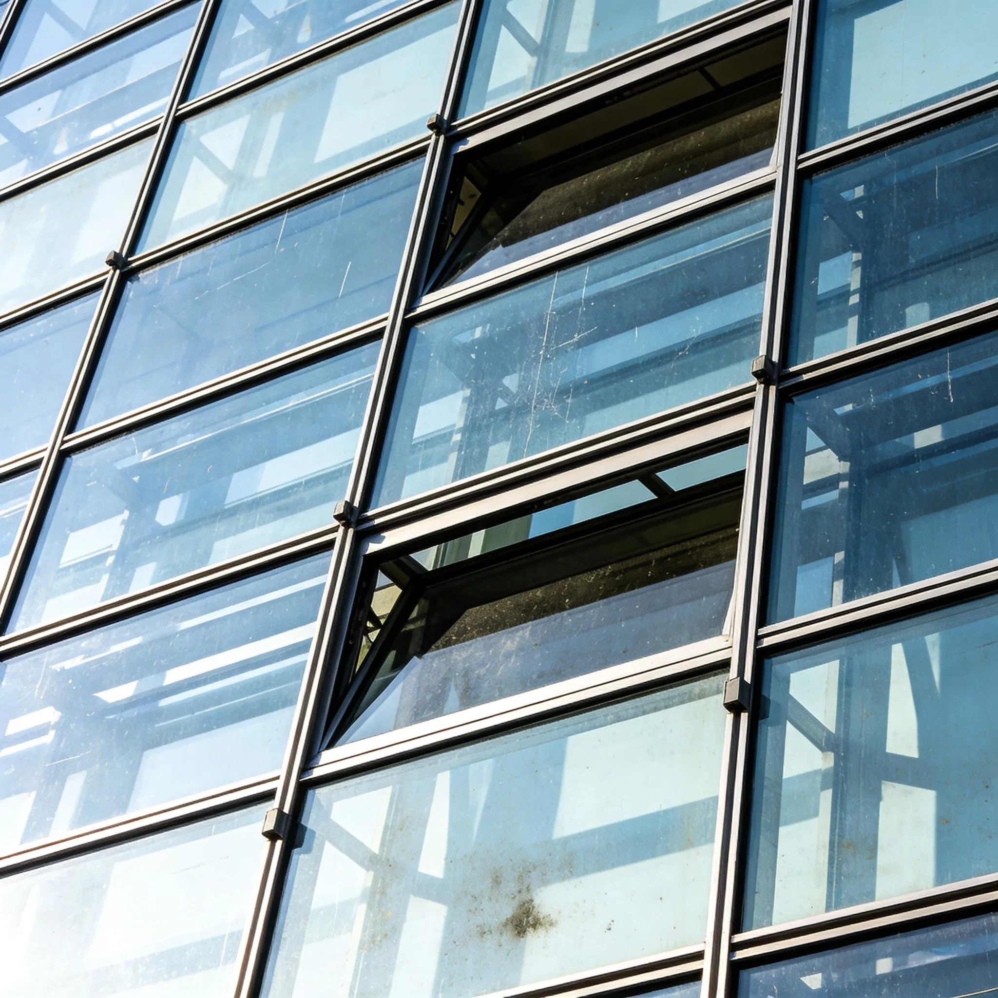 Elegant Glass Curtain Wall System with Exposed Frame and Aluminum Alloy