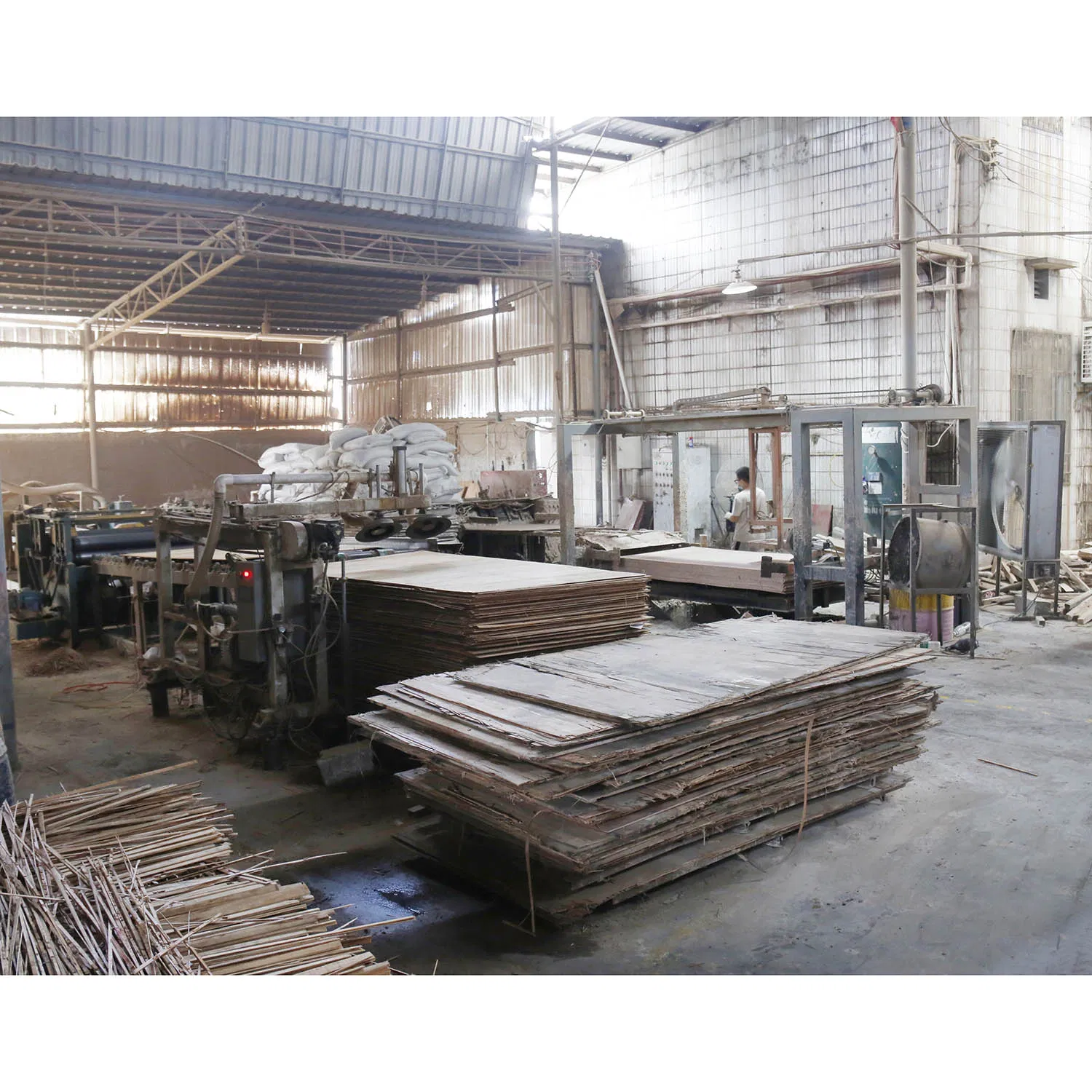 Decorative Wall System with Fire Resistant Eucalyptus Plywood Panel