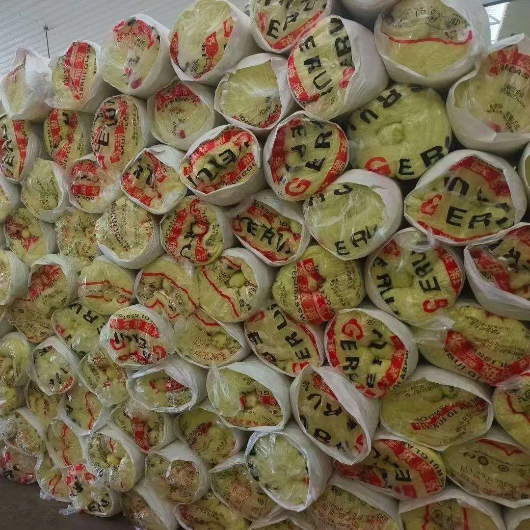 OEM Polypropylene Glass Wool Insulation Roll Fireproof Moistureproof Heat and Sound Insulation Roof Partition Building Materials