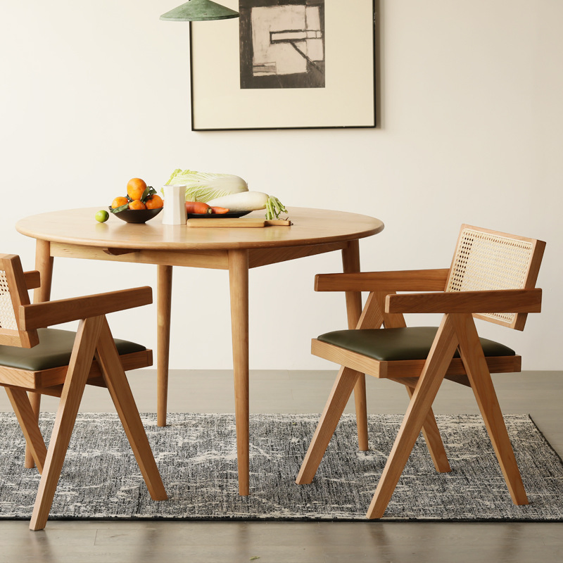 Classic Style Solid Wood Rubber Rattan Armchair