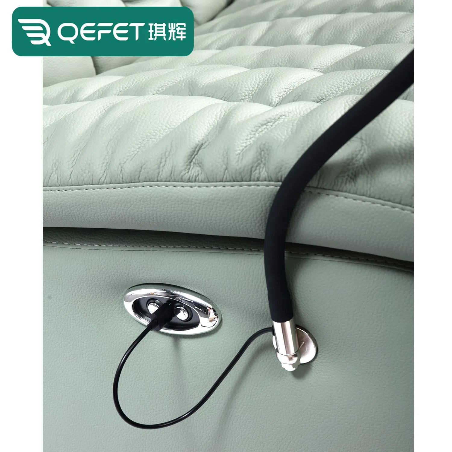 Italian Design Living Room Hotel Office Leisure Single Recliner Functional Sofa Solid Wood Frame Leather Electric Single Chair with Wireless Cell Phone Charging