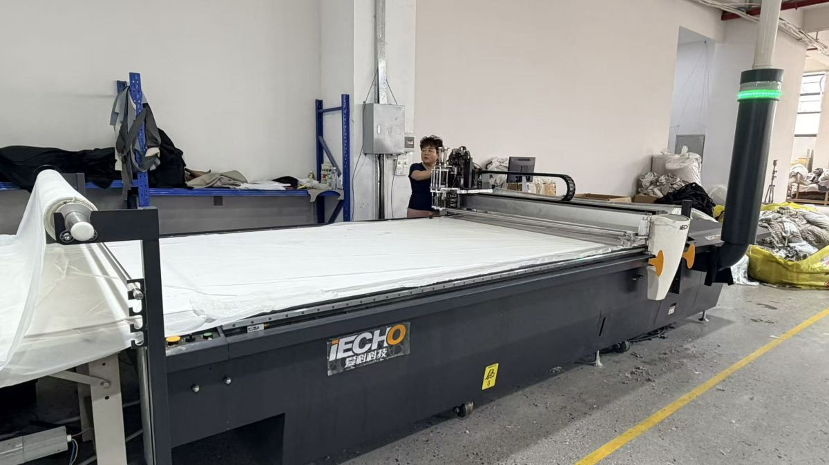 Fabric cloth cutting process for upholstery production