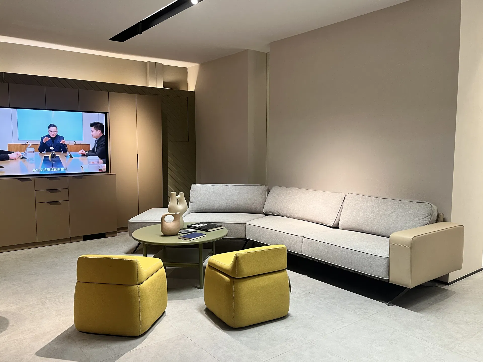 Yellow Ottoman View 1