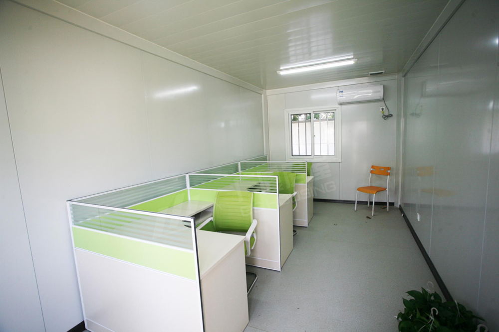 Customized Quick Assemble Steel Structure Wind Resistance Worker Camping Living Prefab Container House Luxury Prefabricated House