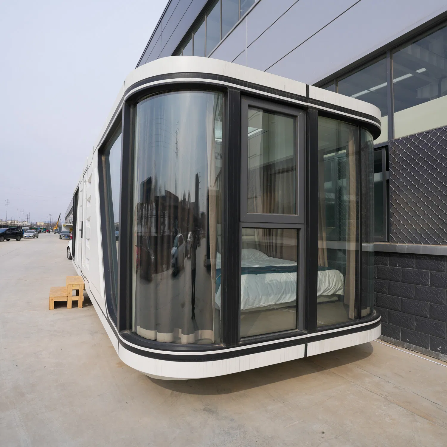 Factory Mobile Homes Housing Price Prefab Mobile Tiny Smart Modern House Garden Pod Space Capsule /Aluminum Outdoor Modular Capsule with Furniture Housing Price