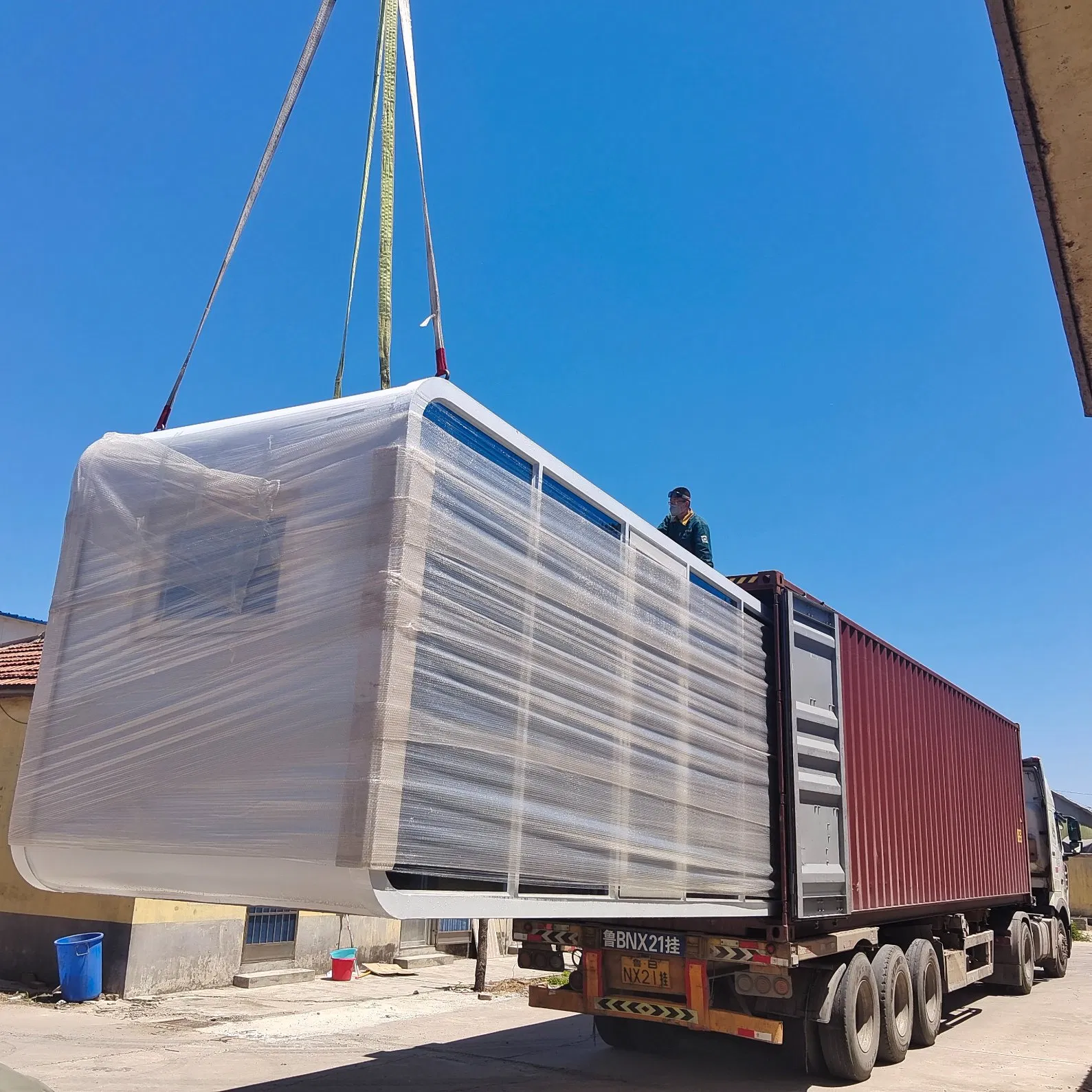 Modern Modular Mini Container Cabin Waterproof Steel Frame Structure for Living Room or Office Building