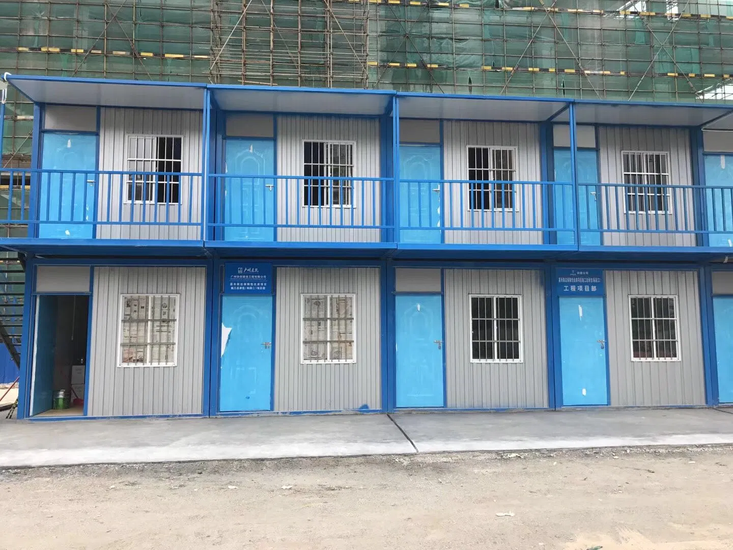 Premium Prefabricated Steel - Built Fast - Assembled Container House: Mobile Solution for Modern Commercial Capsule Spaces