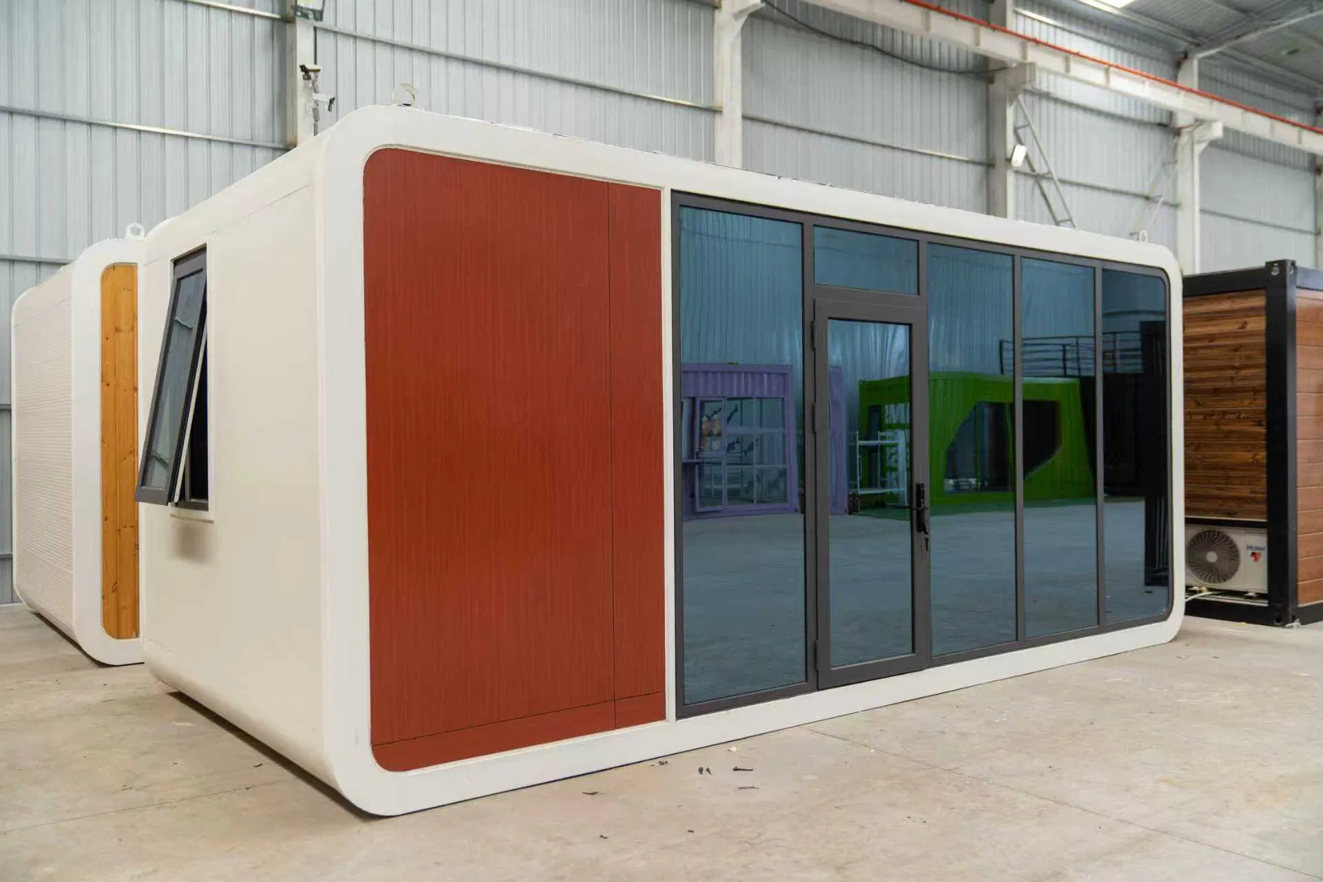 Earthquake and Windproof Apple Pod Structure with 38m Area and Glass Partition