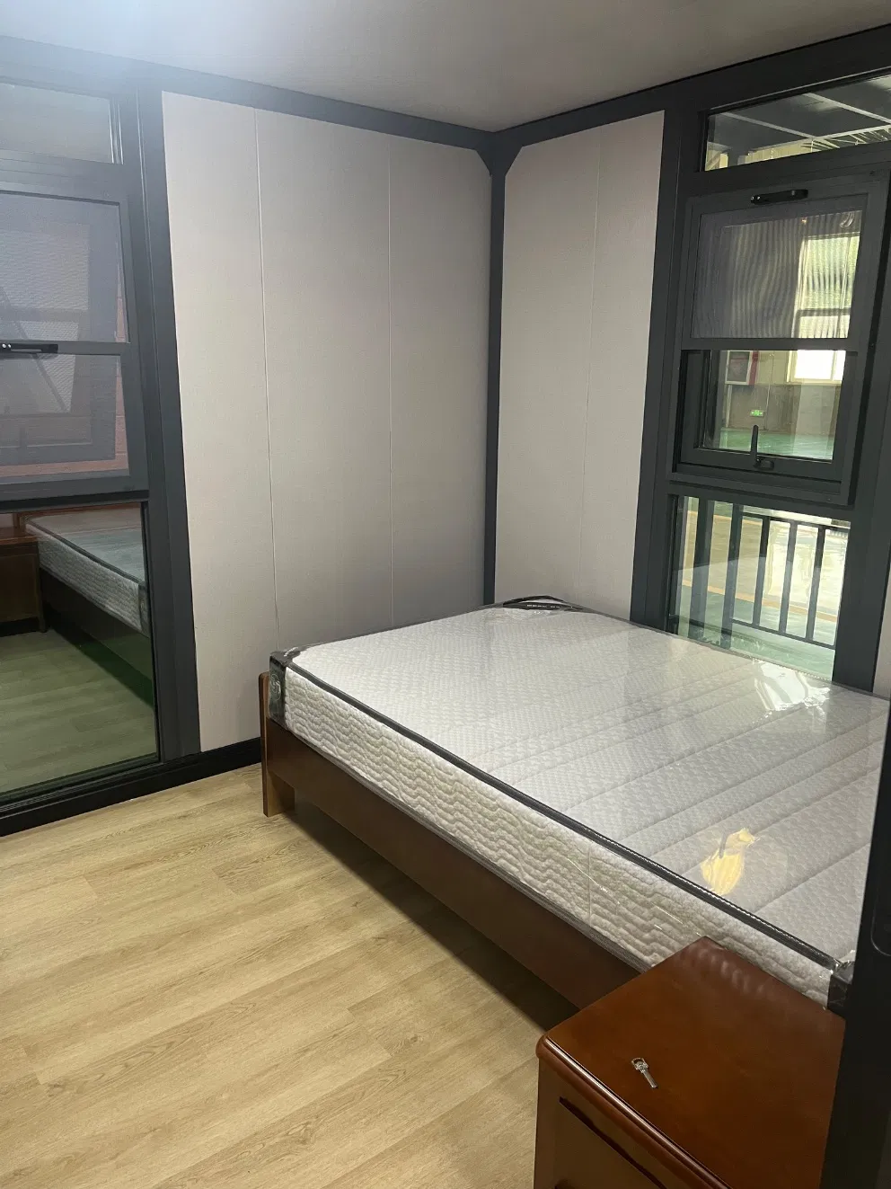 Seabreeze Mobile Habitat: Ultimate Portable Living Solution for Travelers