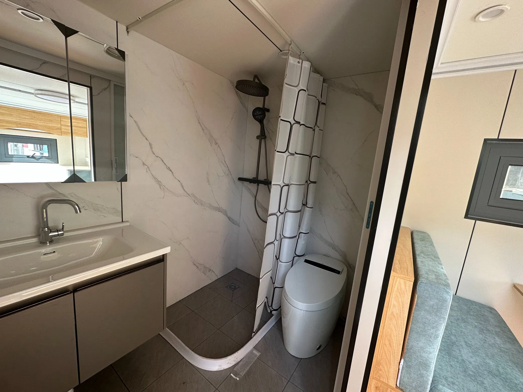 Miniature Luxury Eco-Friendly Prefabricated Container Modular Capsule Smart Home Portable Mobile Home