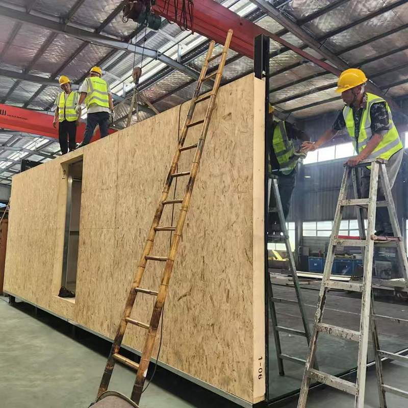 Modular Steel Frame System Prefab Glass Sunroom Cabin with Mirror Facade Architecture