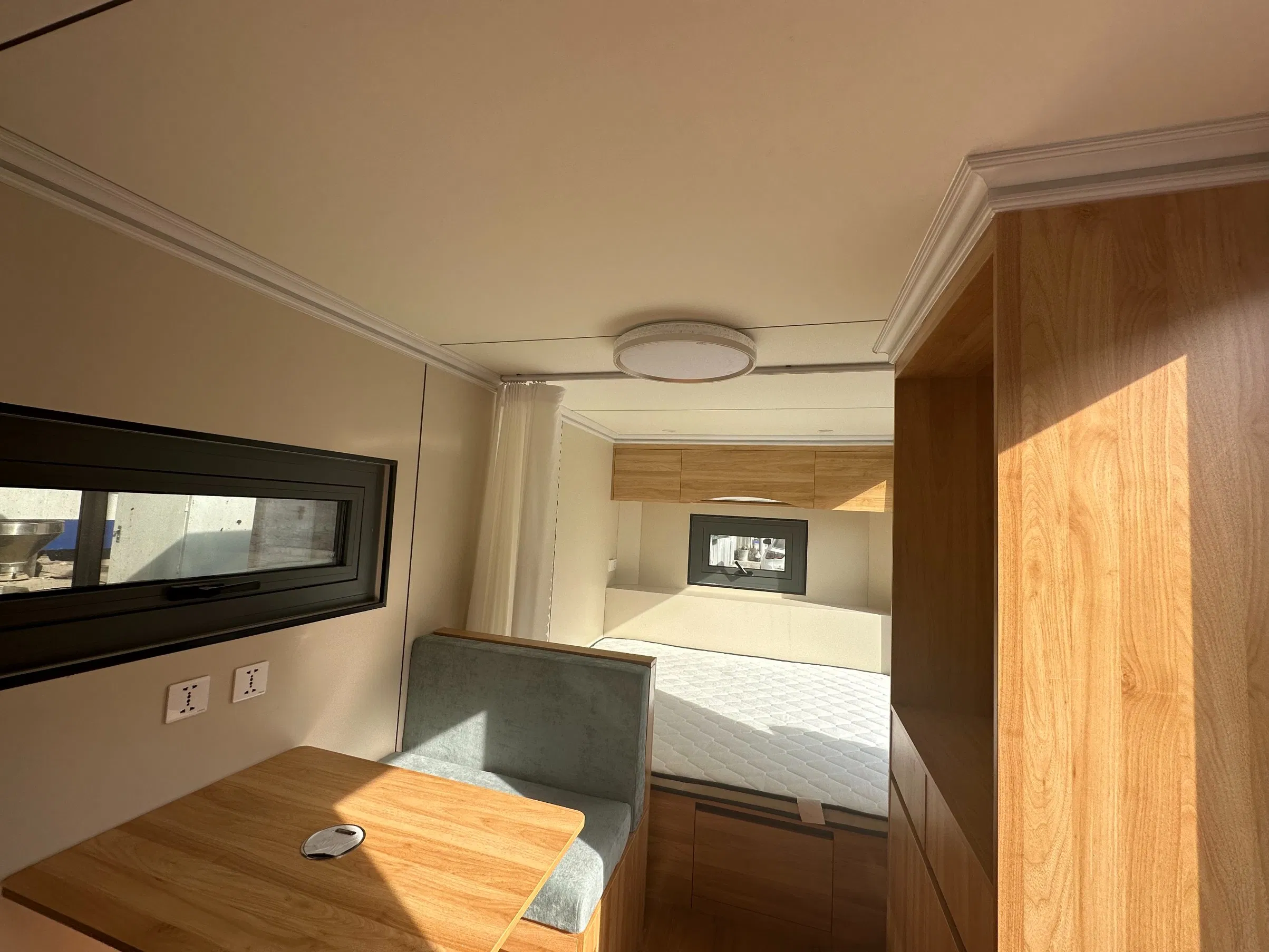 Miniature Luxury Eco-Friendly Prefabricated Container Modular Capsule Smart Home Portable Mobile Home