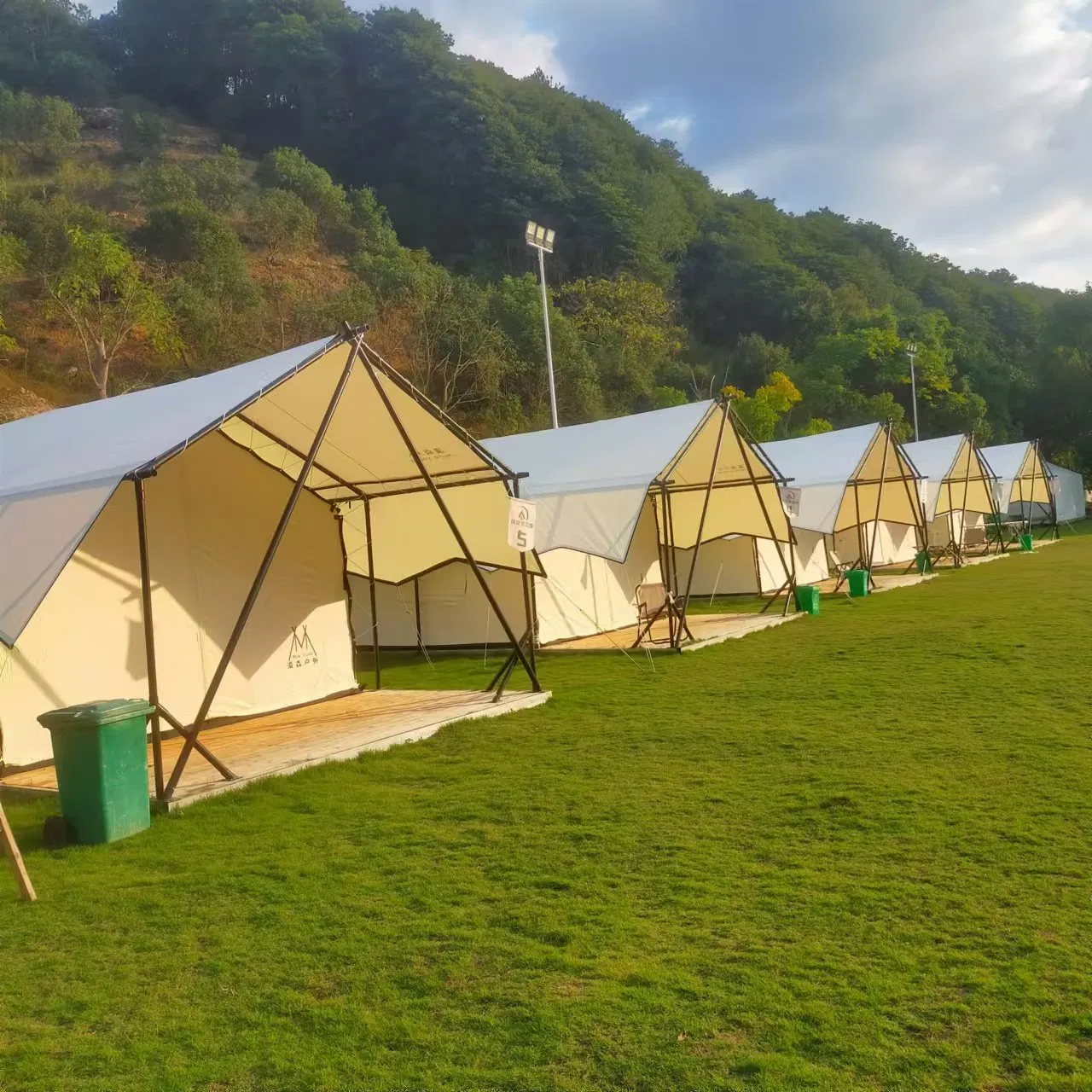 Outdoor Family Resort Hotel Tent High Quality Steel Frame Luxury Safari Glamping Cabana House Tent