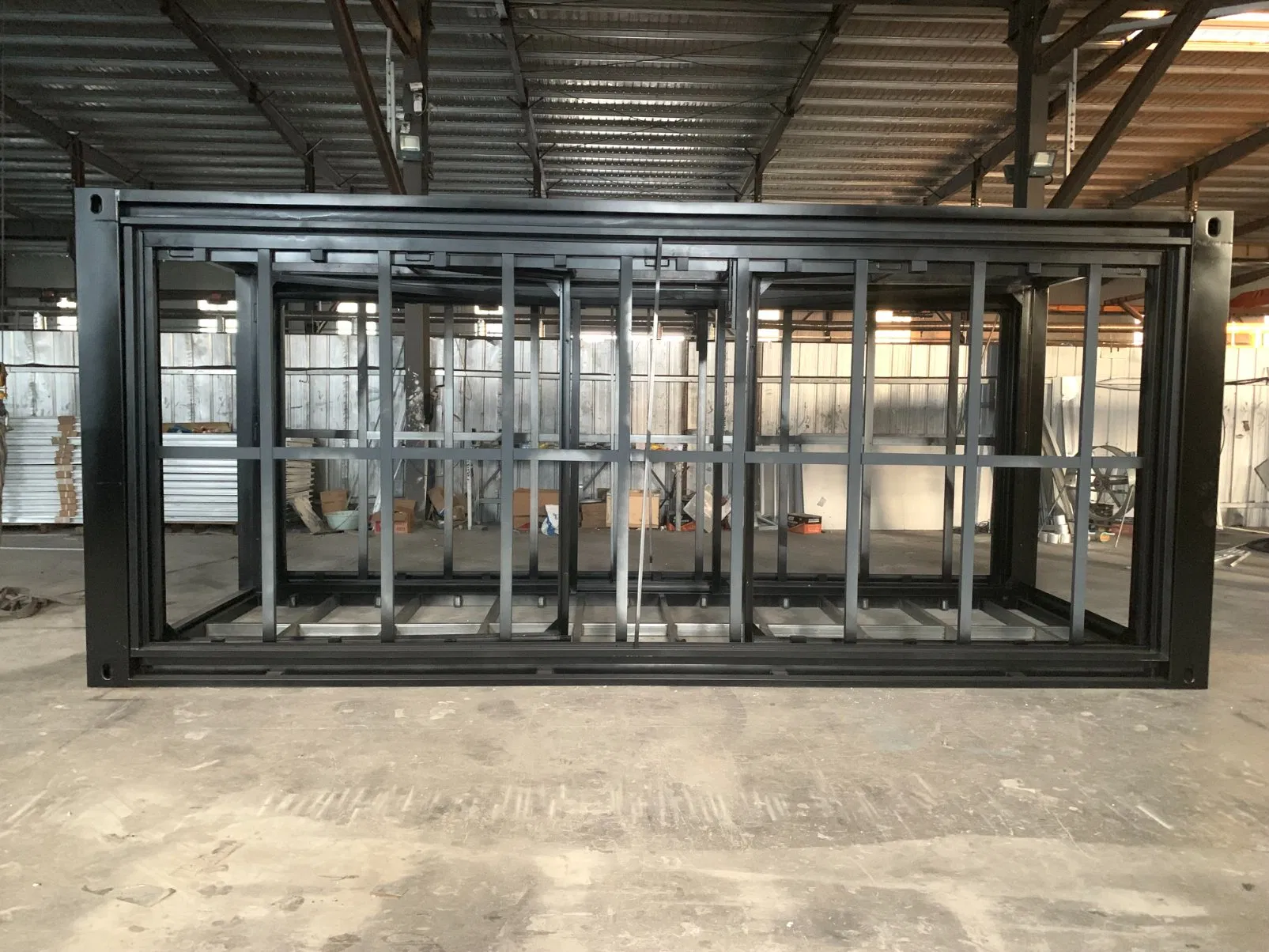 Contemporary Apple Cabin: Versatile Steel Structure for Businesses