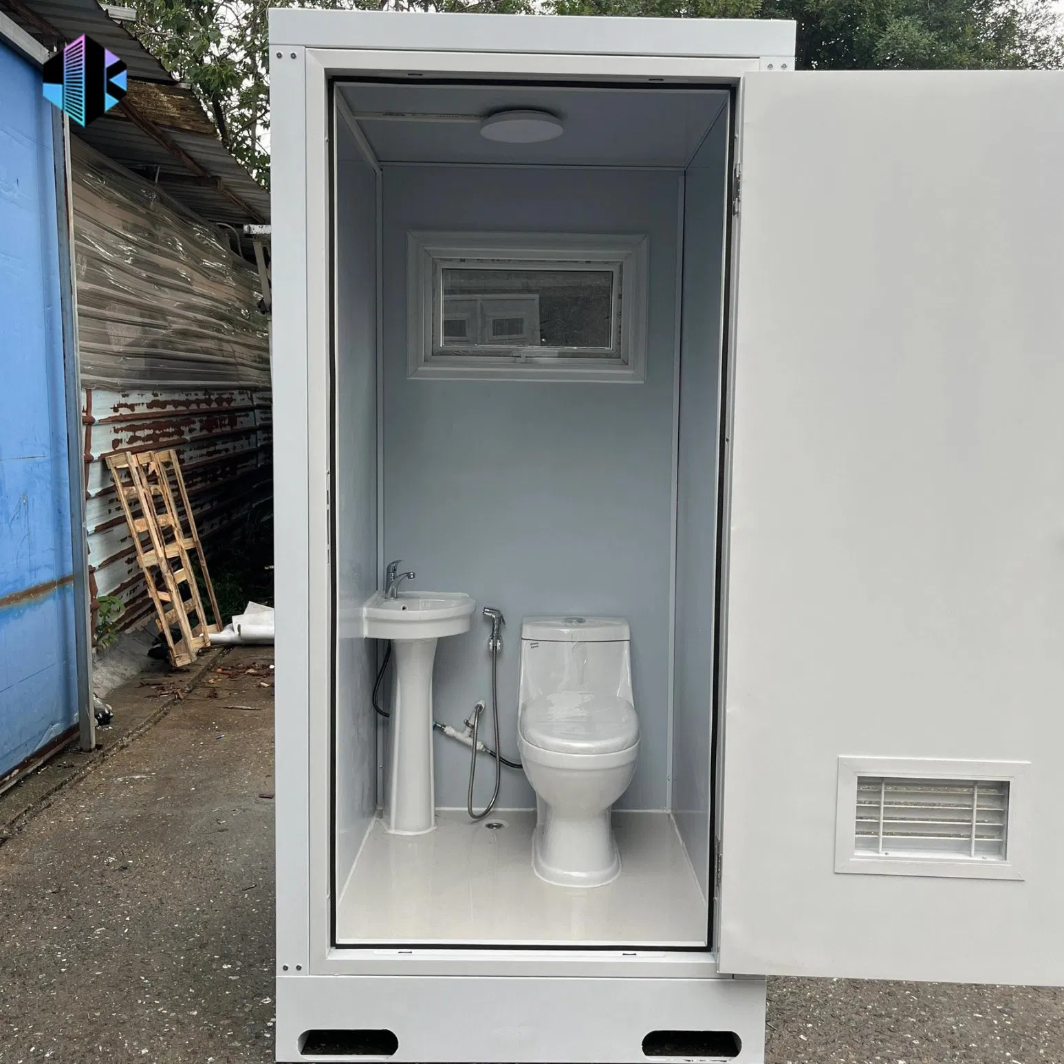 Outdoor Prefabricated Single/Double Containerized Portable Toilet