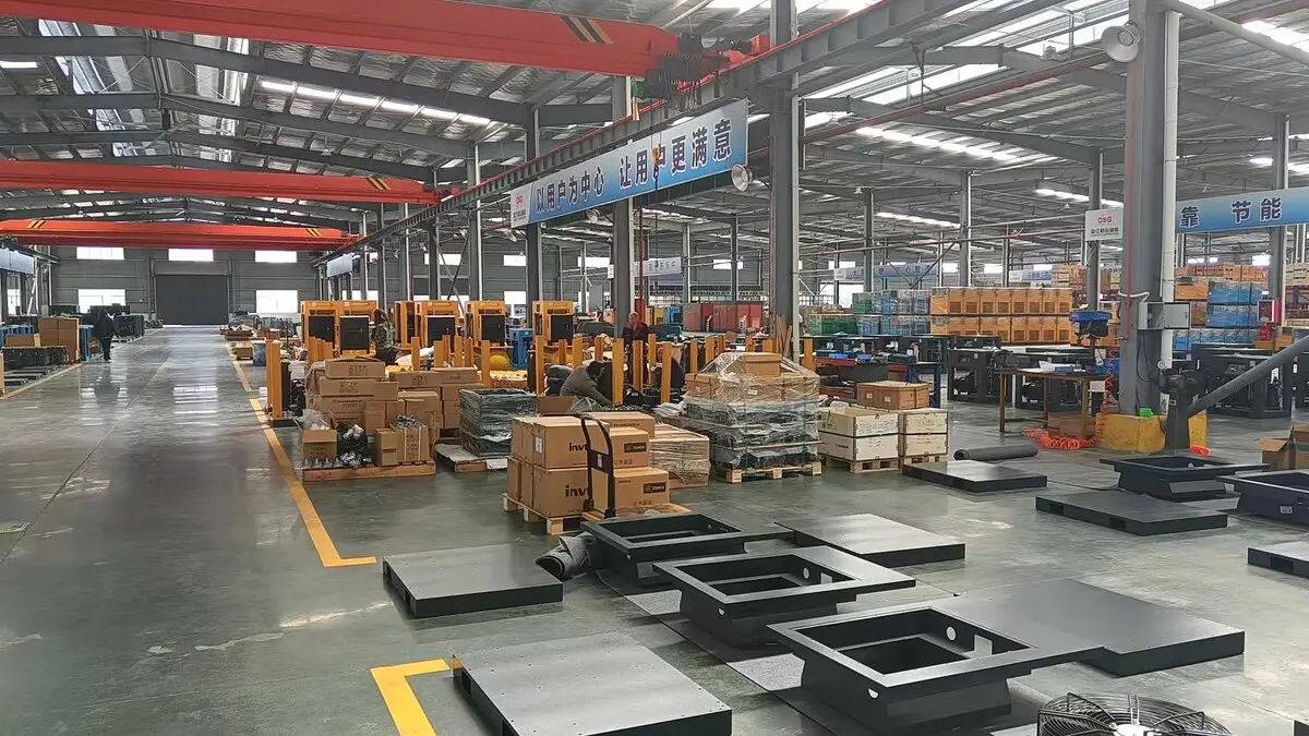 Clean packaging and export crating of air compressors