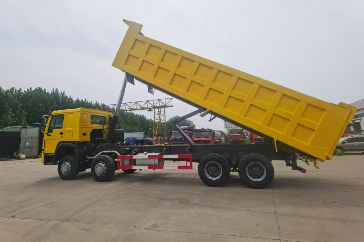 dump truck detail 5