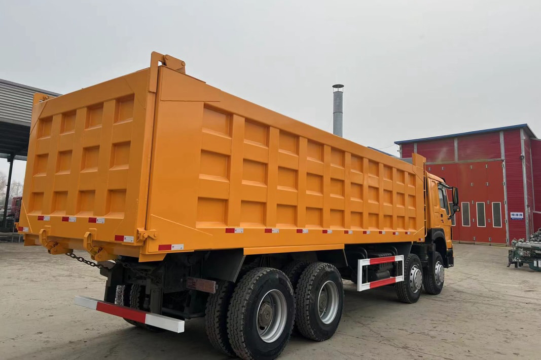 dump truck detail 9